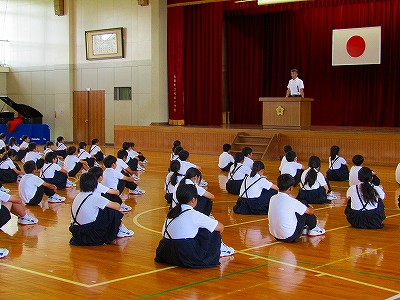 鳴鹿小学校ホームページ